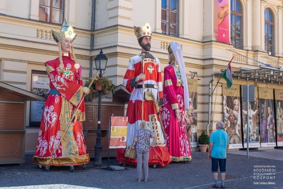 Korona Apartman Székesfehérvár Kültér fotó