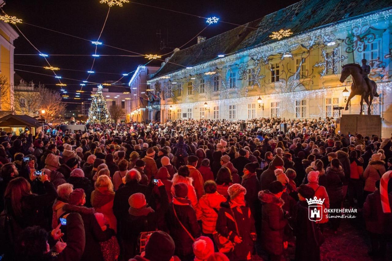 Korona Apartman Székesfehérvár Kültér fotó